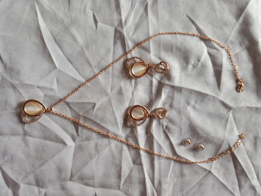 Chic Teardrop Dual-Layered Jewelry Set